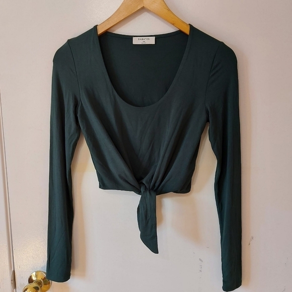 Aritzia Babaton Jeronimo Longsleeves Crop Top - Picture 3 of 9